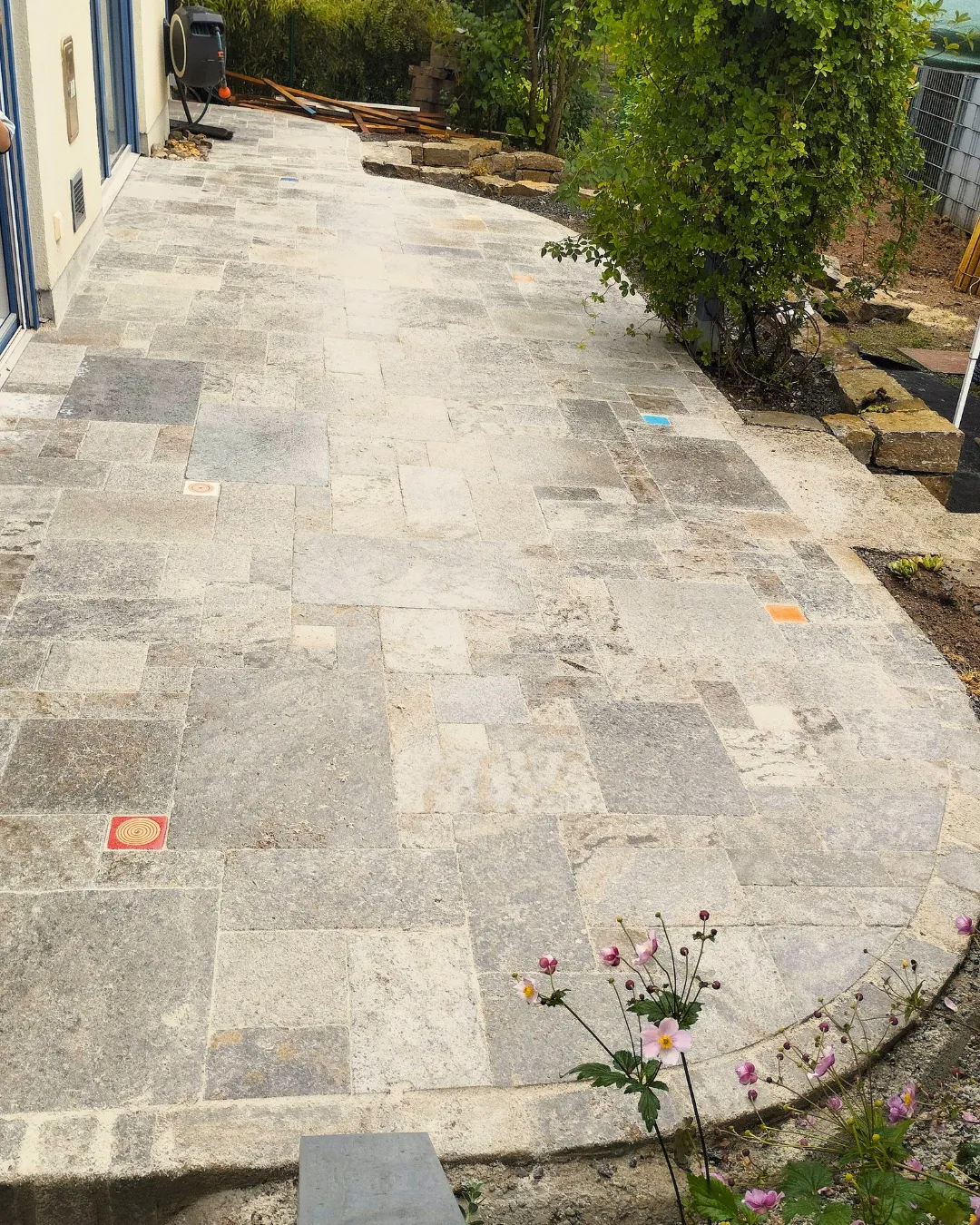 Terrasse Muschelkalkplatten römischer Verband